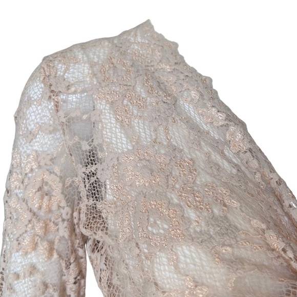 Boston Proper Completely Sheer Cream Lace Twist Front Top Size Medium - Picture 6 of 7